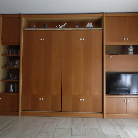 1964 In Tossens Apartment *